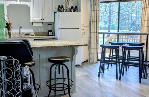 Foxfire Condo | Cozy 2-bedroom condo on 'the 18th Green' of FoxFire Village
