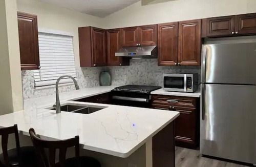 Mercy Drive House | Cozy 3 bedroom/2 bathroom house in amazing Orlando!