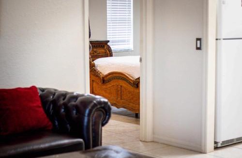 Sun 'N Lake House | Cozy 3-BR Villa in Sun n Lake