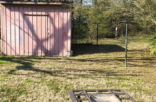 Athens House | Cozy 3BR Home, Patio + Firepit, Sleeps 6