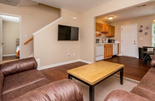 Sugar Creek House | Cozy 4 bedroom house near NODA & Uptown Charlotte!