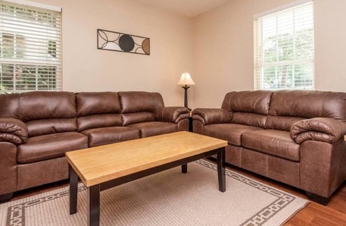 Sugar Creek House | Cozy 4 bedroom house near NODA & Uptown Charlotte!