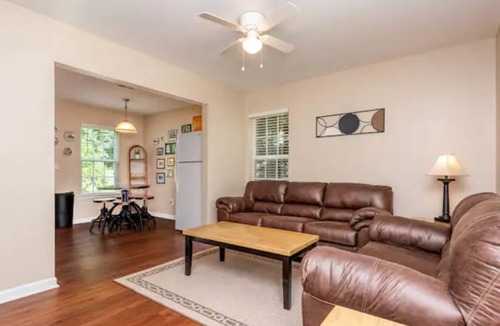 Sugar Creek House | Cozy 4 bedroom house near NODA & Uptown Charlotte!