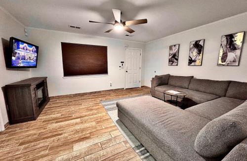 Burton Apartment | Cozy And Centrally Pet Friendly