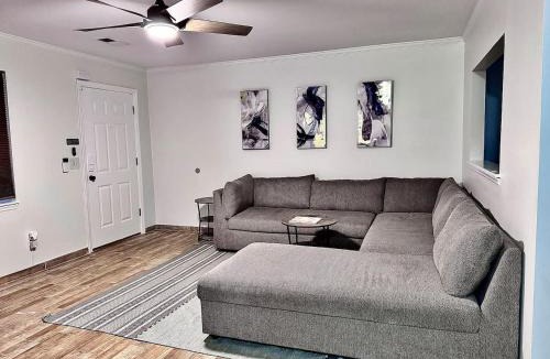 Burton Apartment | Cozy And Centrally Pet Friendly