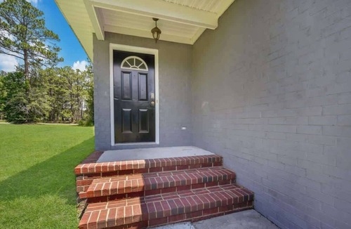 Statesboro House | Cozy and Contemporary Villa 1 Mile from GSU