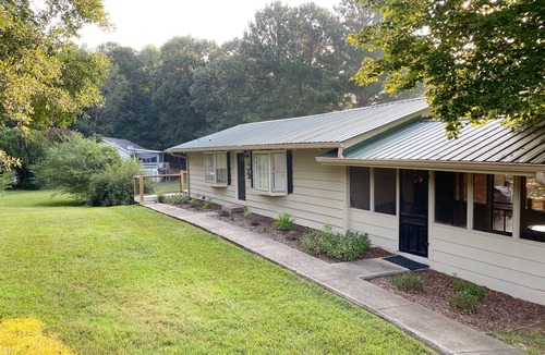 Westminster House | Cozy and Quiet Lake House- 30 Minutes from Clemson