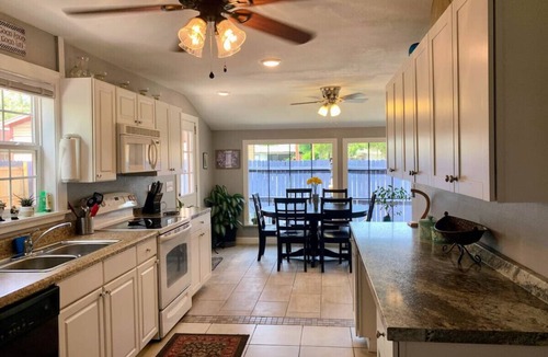 Winter Haven House | Cozy Bungalow - 5 mi Legoland & 0.5 mi Dwntwn