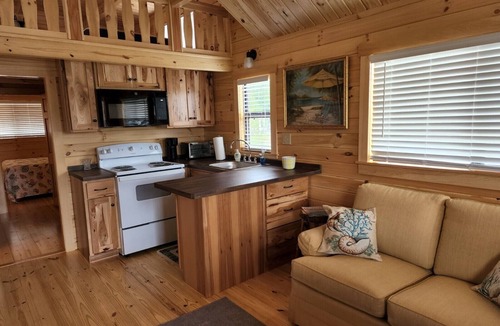 Core Creek Cabin | Cozy Cabin 2 on the ICW Waterfront. Book your Spring and Summer vacations now!