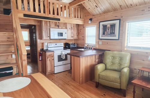 Core Creek Cabin | Cozy Cabin 3 on the ICW Waterfront. Book your Spring and Summer vacations NOW!