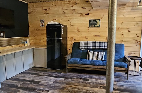 Dayton House | Cozy Cabin/Home with Pool Table 5 minutes from Chickamauga Lake