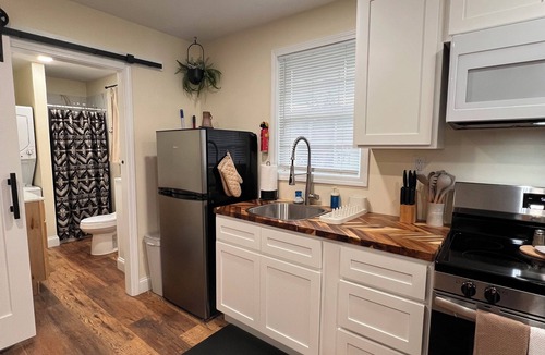 China Grove Cabin | Cozy cabin perfect for a peaceful getaway that is still close to everything!