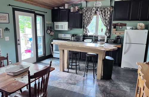 Tellico Plains Cabin | Cozy cabin with a million dollar view of the Cherokee Mountains