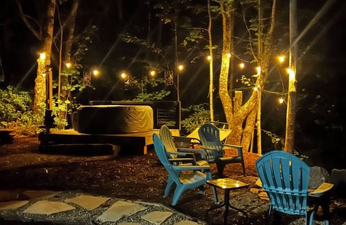 Whittier RV Rental | Cozy Camper in Charming Whittier with Heat & AC