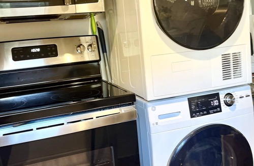 Westside Apartment | Cozy Cannonborough Studio- Less than1.5 mi. to MUSC, CofC, Roper & VA Hospitals!