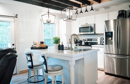 Central Cottage | Cozy Carriage House near Clemson - full kitchen, deck, fire pit, grill, and more