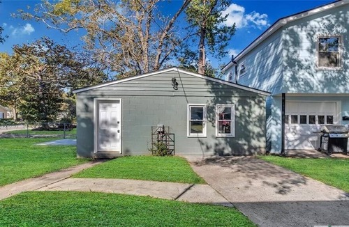 Midtown Cottage | Cozy Carriage House