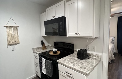 Ludowici House | Cozy Corner A Townhouse Treasure! 15 minutes from Fort Stewart