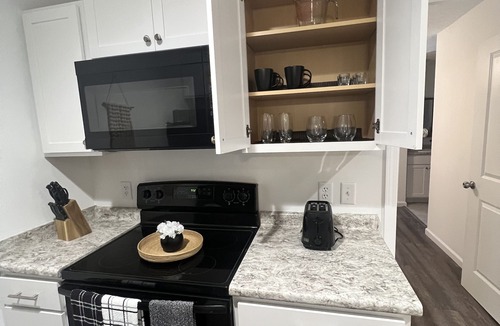 Ludowici House | Cozy Corner A Townhouse Treasure! 15 minutes from Fort Stewart