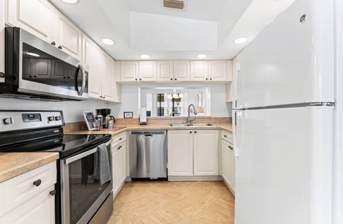 South Bradenton Apartment | Cozy Corner. Minutes to Anna Maria Island+