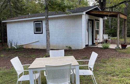 Central Cottage | Cozy Cottage minutes to Clemson University