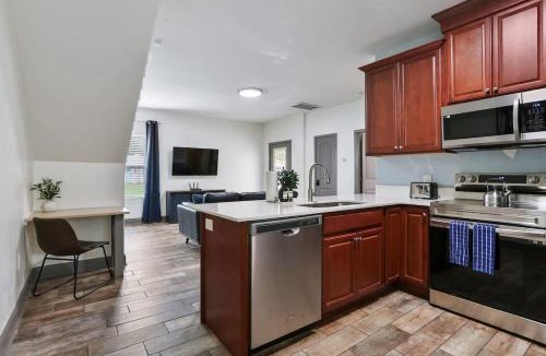 Thunderbolt House | Cozy Cottage Near Thunderbolt Marina w Fenced Yard