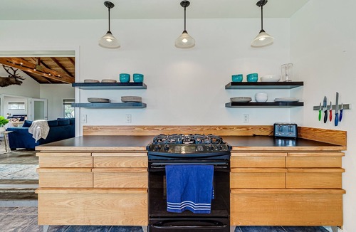 Crooked Lake House | Cozy Cottage on Crooked Lake