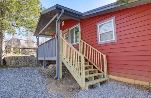 Kodak House | Cozy Cottage w/Pool Btwn Knoxville & Pigeon Forge