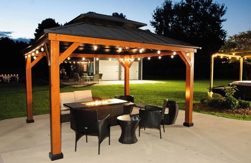 Sanford House | Cozy Country Retreat Ranch Style Home, private hot tub, pet friendly