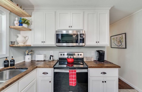 Upper Peachtree Cottage | Cozy Creekside Cottage near Folk School, Murphy, and Hayesville