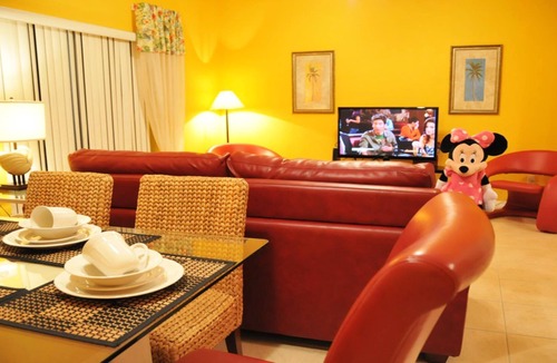 Kissimmee House | ⭐Cozy Disney Townhome - Private Patio⭐ Pet-Friendly