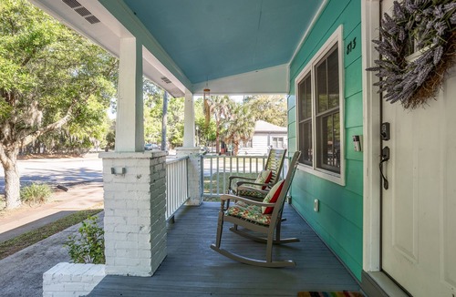 Uptown House | Cozy Downtown Cottage - 0.7 mi walk to downtown!