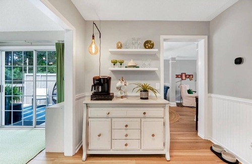 Holly Springs Cottage | Cozy eclectic 3-bedroom cottage in the heart of Holly Springs