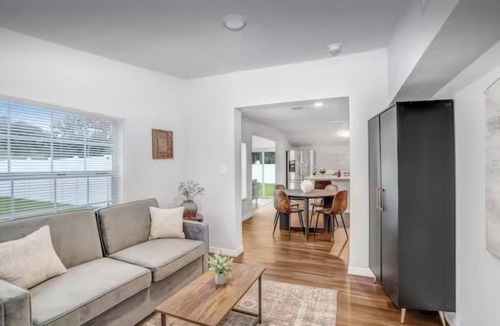 Downtown Zephyrhills House | Cozy Escape in Zephyrhills-Close to many amenities - Pet Friendly