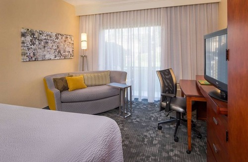 University Place Hotel | Cozy Escape Near Charlotte Motor Speedway| Seasonal Pool Access & Pet-Friendly