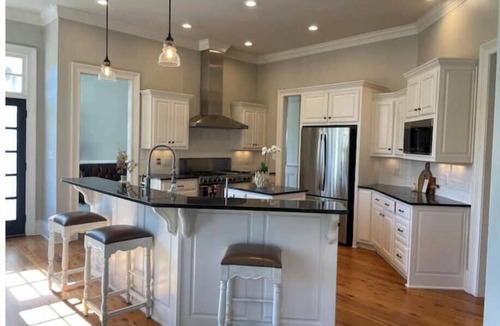 Bogart House | Cozy Farmhouse in Watkinsville