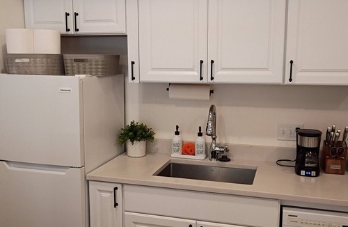 Ardmore - Gould Estates - Olin Heights House | Cozy Guesthouse in Midtown Savannah