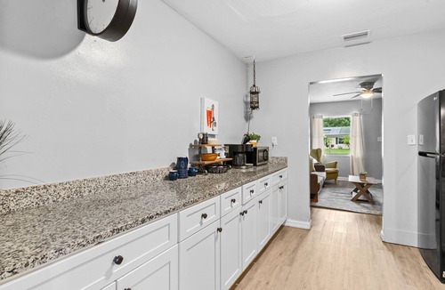 Winter Haven House | Cozy Haven Retreat | Near Legoland | Pet-Friendly