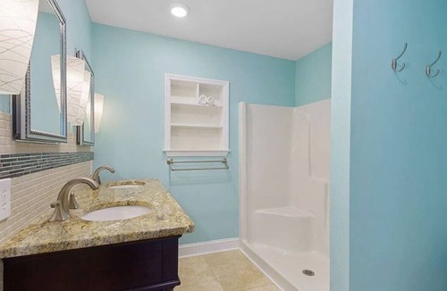 Taylors House | Cozy home in a peaceful neighborhood15 minutes to downtown Greenville and Greer.