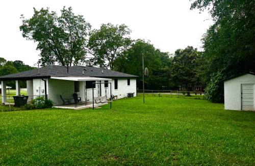 Athens House | Cozy Home in Downtown Athens