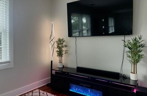 Athens House | Cozy Home in Downtown Athens