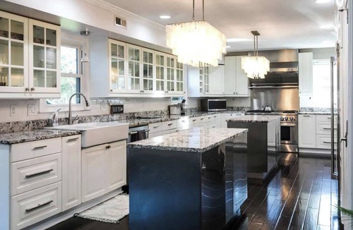 Charlotte House | Cozy Home w/POOL + CHEFS kitchen in Prime Area