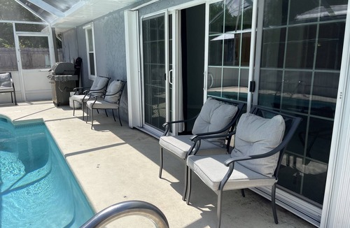 Florida Ridge House | Cozy home with a pool and hot tub just 6 miles away from the beach