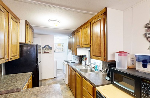 Manning House | Cozy home with lake views and screened patio - come enjoy the outdoors!