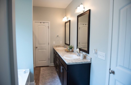 Pembroke House | Cozy Home with Peaceful Patio