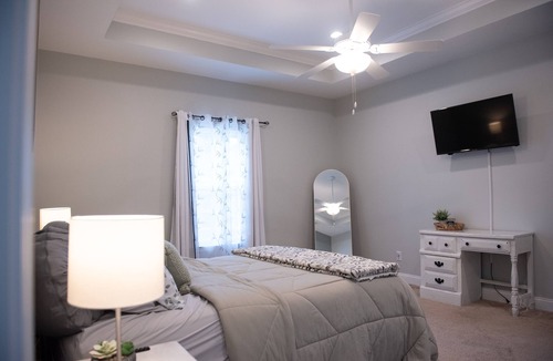 Pembroke House | Cozy Home with Peaceful Patio