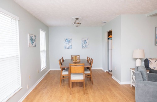 Savannah House | Cozy Island Getaway on Wilmington Island, close to Savannah and Tybee Island!