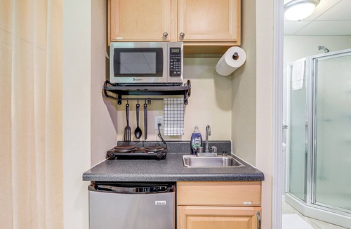 Inman Apartment | Cozy Jonesboro Studio w/Patio ~ 22 Mi to Atlanta!