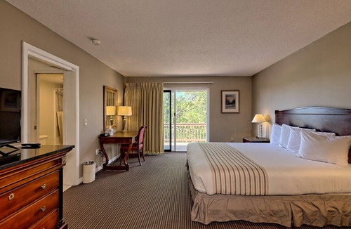 Clayton Hotel | Cozy King Room in Clayton with Resort Access and Mountain Views