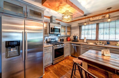 Aquone Cabin | Cozy Lake Cabin with Hot-Tub in Topton, North Carolina